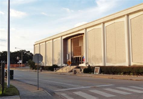 Houston municipal courts - February 26, 2018. HOUSTON, Texas – The City of Houston Municipal Courts Department (MCD) announced the start of their Amnesty Program today at a press conference held at the Herbert W. Gee Municipal Courthouse. For the next 3 weeks, certain delinquent cases will be discounted to help citizens save money while resolving …